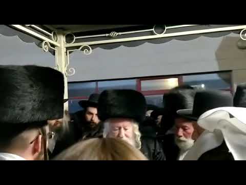Gerer Rebbe at a relative's wedding Rosh chodesh kislev 5780