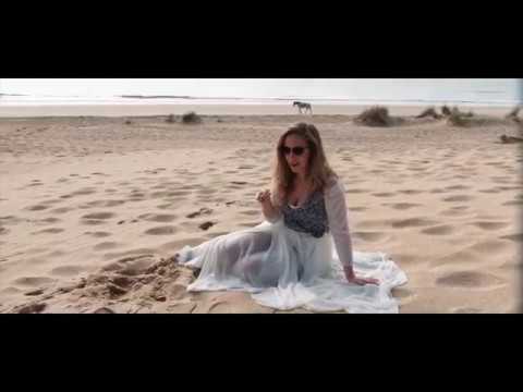 Coraluna - Hoy Toca // (Official Video)