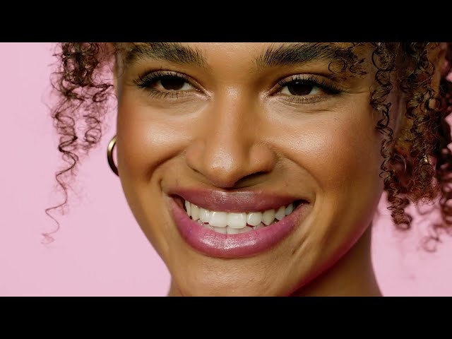 ايسنس أحمر شفاه سحري سبيس قلو