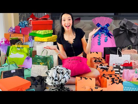 ABRINDO TODOS OS MEUS PRESENTES DE 15 ANOS | Luluca