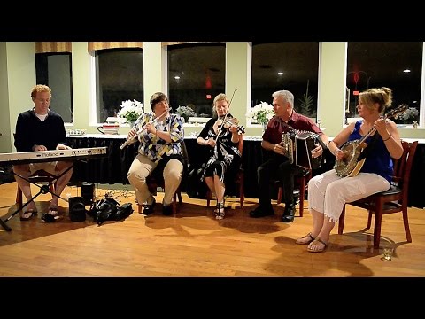 Madden,McComiskey,Conneely,Casey&Dolan:Queen 'Rushes/Luck Penny/Pipe 'Hob:Catskills Irish 2016#42