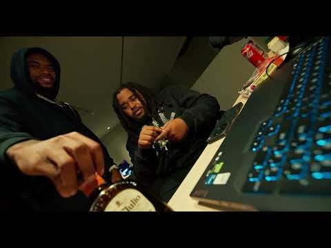 Rackedupsb - SHE WANNA CHILL MIA