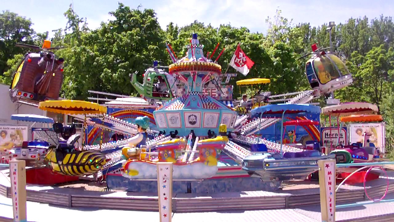 Mini Jet at Amusement Park Dult
