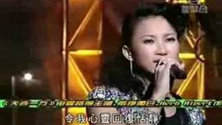 Coco Lee performed a serial of classic Cantonese love songs