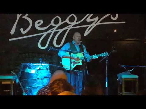 Gerry Tully-folksinger sings 