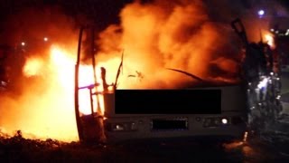 preview picture of video 'Bus gerät während Testfahrt in Brand'