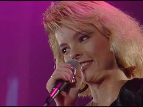 Iveta Bartosova - Utoc laskou (Triangel Live)