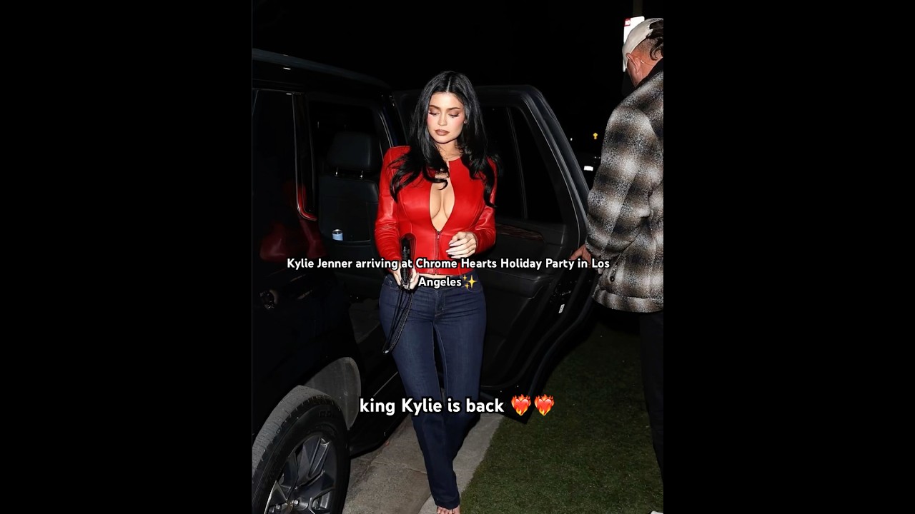 로스앤젤레스에서 열린 크롬 하츠 홀리데이 파티에 도착한 카일리 제너 #viralshort #kyliejenner #shorts