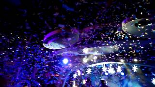 2014 New Year&#39;s Countdown at Disneyland&#39;s Tomorrowland Terrace