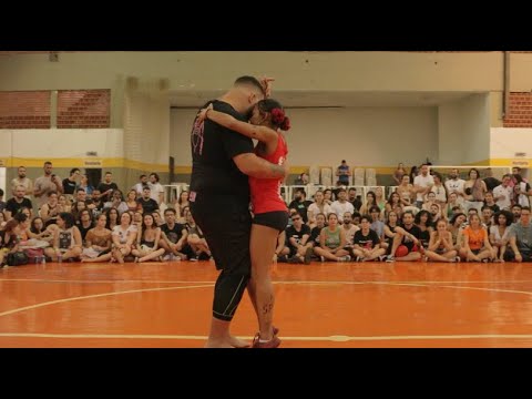 Exame Vermelha Jean - Pé Descalço Set/22