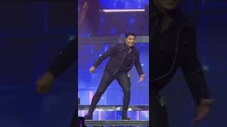 Llegó el Booom explosivo 💥 de @chayanne a Austin #BailemosOtraVezTour 🇺🇸