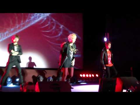 [HD fancam] 111103 SHINee in London - (1) Ring Ding Dong