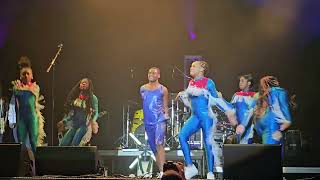 Poi Dog Pondering + dancers: &quot;Complicated&quot; (8/26/2023; RiverEdge Park; Aurora, IL)