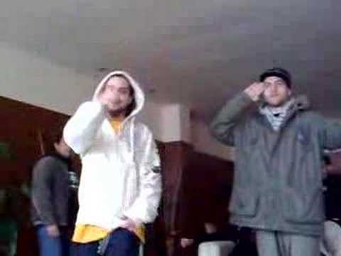 Pinnacle Rockers con la bandera del Mista