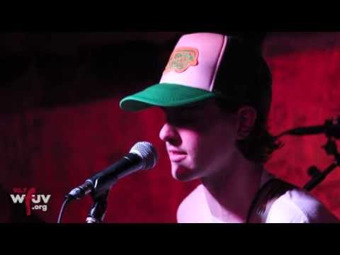 Houndmouth - "Come On, Illinois" (Live at Hill Country)