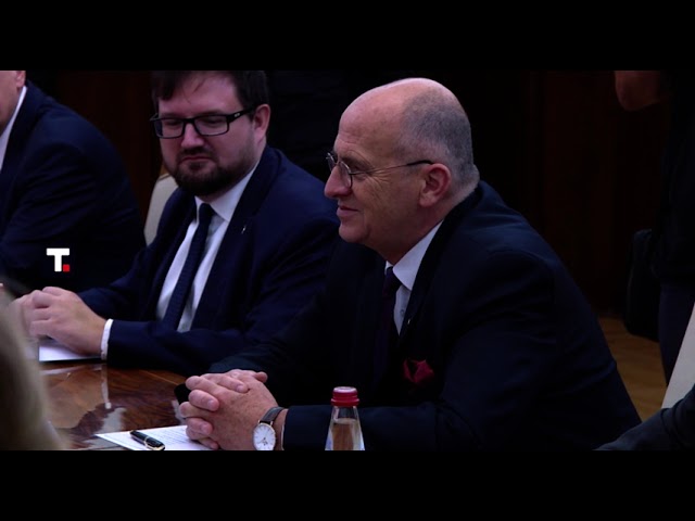 Министар за европске интеграције Јадранка Јоксимовић присуствовала је састанку председника Републике Србије Александра Вучића са министром спољних послова Републике Пољске и председавајућим Организације за европску безбедност и сарадњу Збигњевом Рауом