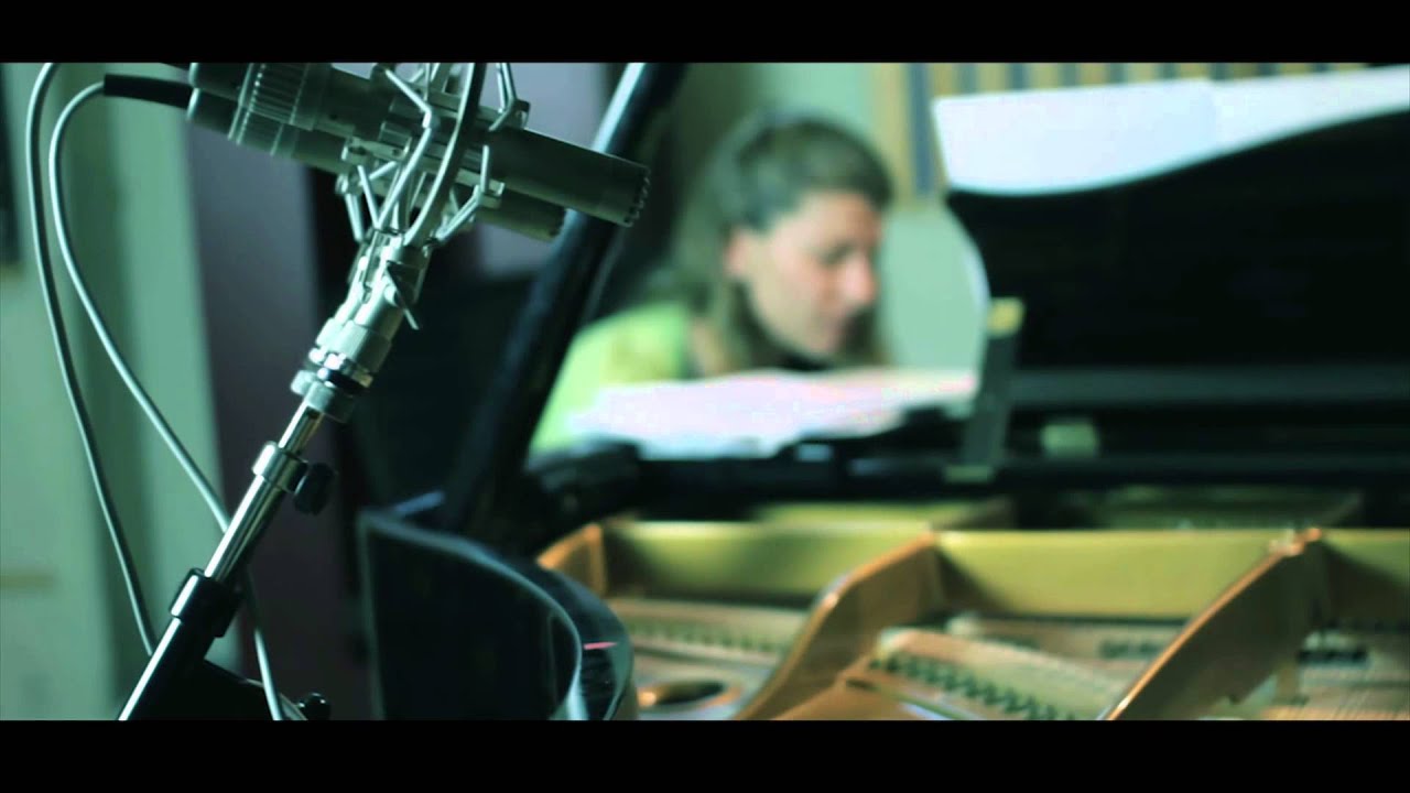 Jessica Gall & Robert Matt - 