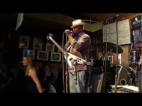 Toronzo Cannon & The Cannonball Express - Leavin' Mood - B.L.U.E.S. on Halsted  6/16/11
