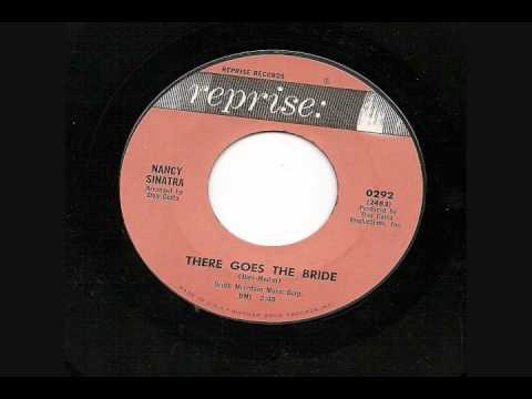 Videoclip de There Goes The Bride — Nancy Sinatra