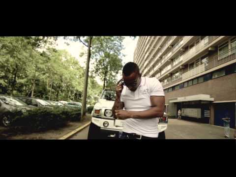 Strickly Bones - Praten Over Meisjes (Officiële Video)