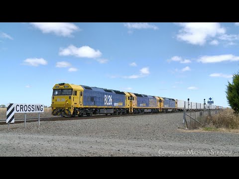 7902V Mildura Container Train With BL26 G519 G525 At Railway Crossing (31/1/2025) - PoathTV Railways