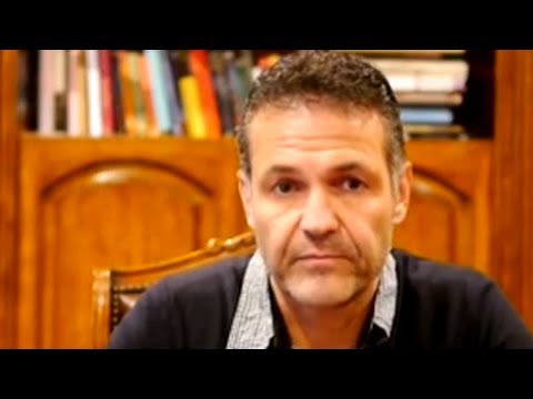Khaled Hosseini tells his refugee story
