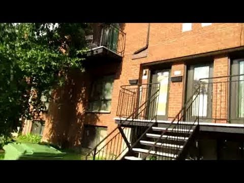(LANGUAGE) WALKING IRWIN STREET IN MONTREAL'S VILLE EMARD BOROUGH / 08-07-18