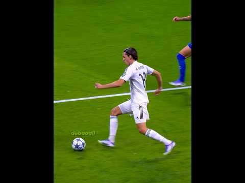 When Mbappe Almost Scores a Bicycle Kick 🤯