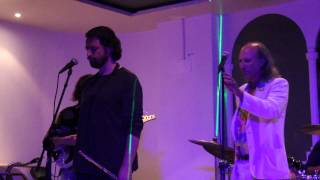 "UN PALCO DI MARIONETTE" - La Nuova Raccomandata con Ricevuta di Ritorno