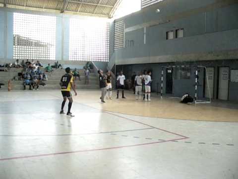 EletroLoucos - Icaro Defende Falta - Futsal