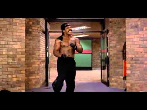 American-Ninja-2 Jackson overpowers his enemy