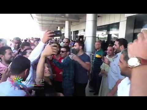 دوت مصر محمد صلاح لـ"الجمهور" في المطار " بلاش رقبتي هموت"