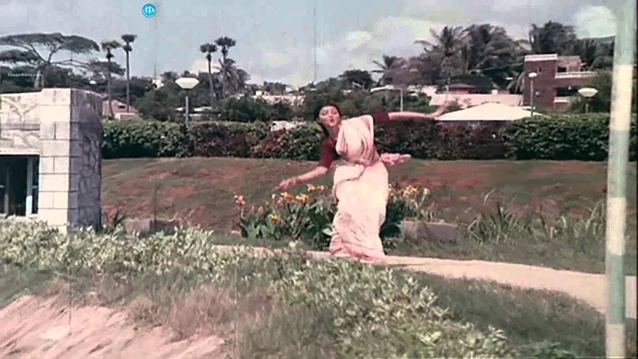 Aakasamulo Lyrics  | Swarnakamalam | Bhanupriya, Venkatesh | K. Vishwanath