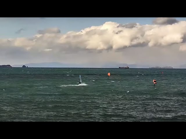 堀江海岸（右海面）
