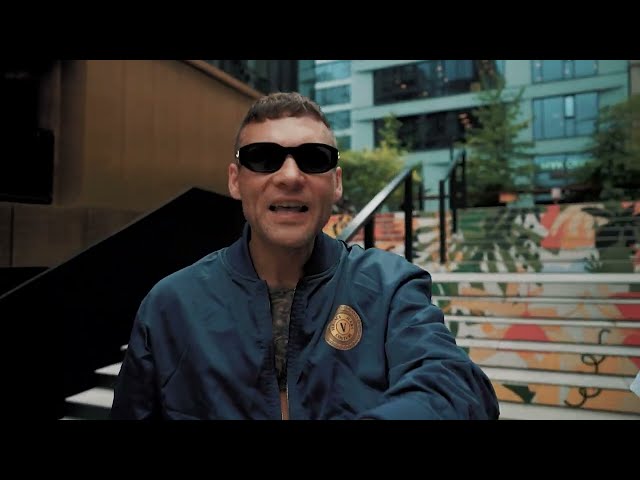 Video zu 'Orbit' ansehen