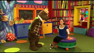 Humphrey B Bear- The Bear Went Over The Mountain