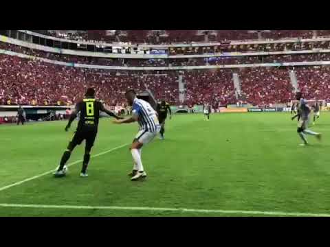 Gerson mostrando toda sua habilidade Flamengo 3 x 0 avaí