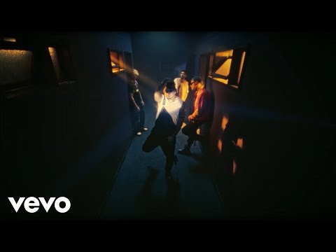 CNCO - No Apagues la Luz (Official Video)