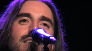 ANDRÉS SUÁREZ. Si llueve en Sevilla.