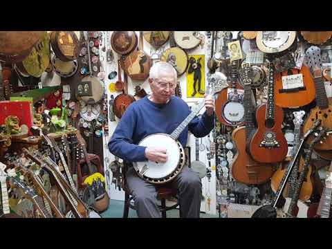 G. Amendt testing EPIPHONE STYLE A tenor banjo