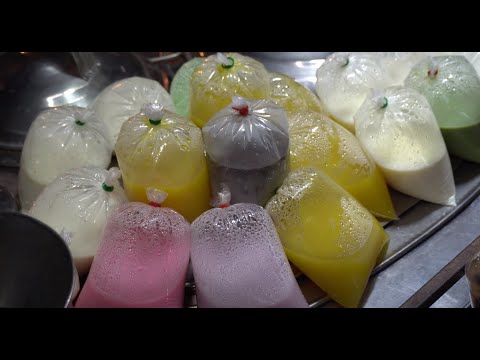 KaNom Pung Sang KaYa BaiToey/Thai Pandan Custard:BANGKOK STREET FOOD