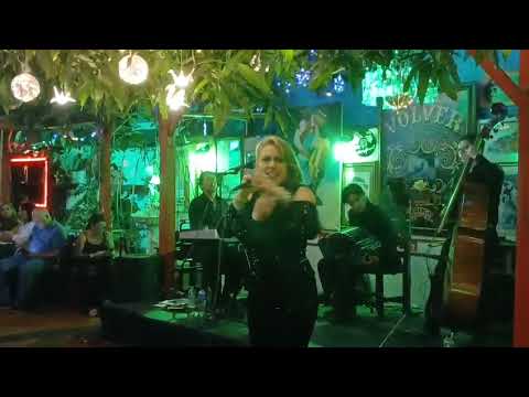 Cata Santacruz Nostalgia