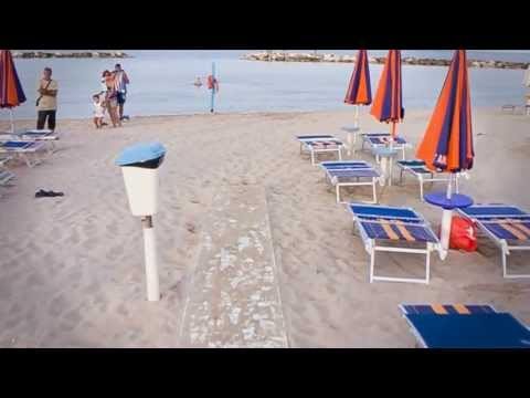 Spiaggia di San Benedetto del Tronto (fine estate 2013) - Chalet degli Angeli