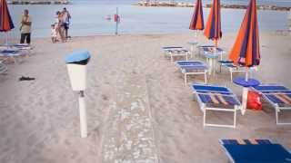 preview picture of video 'Spiaggia di San Benedetto del Tronto (fine estate 2013) - Chalet degli Angeli'