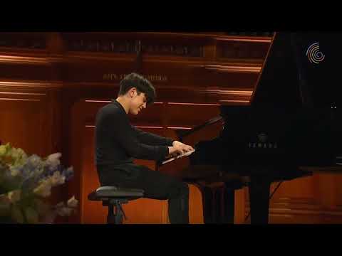 George Harliono - Stravinsky: Three movements from Pétrouchka