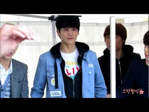 130310 [ZE:A 박형식]  창원 K리그 클래식 팬사인회 : 햇살보다 더 반짝이는 너♥