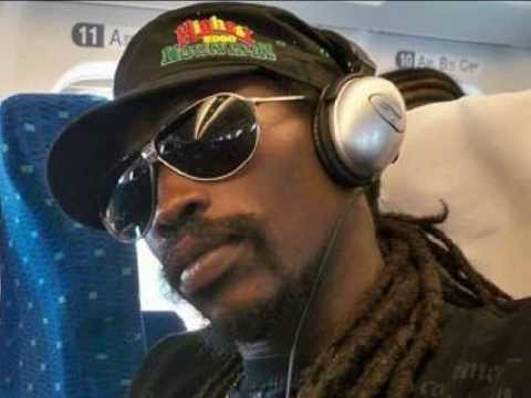 Munga ft Chi Ching Ching - Nuh Wear Gal Fashion {Type R Riddim} Good Good Prod [May 2011]