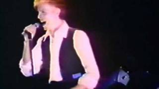 David Bowie-Thin White Duke Rehearsals - Fame (VIDEO) 1976