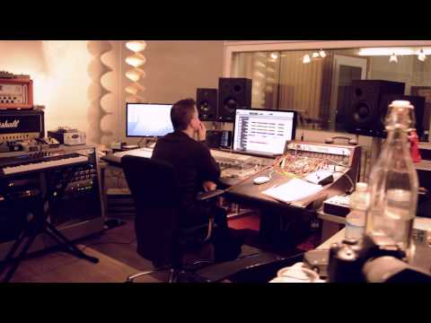 Nik Jekelson Recording Bass