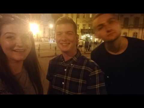 Se poate mai random de atât?